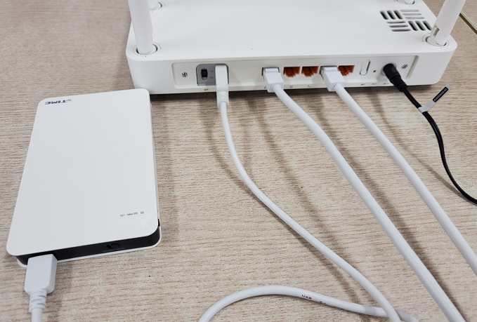 공유기 USB 포트에 저장장치 연결